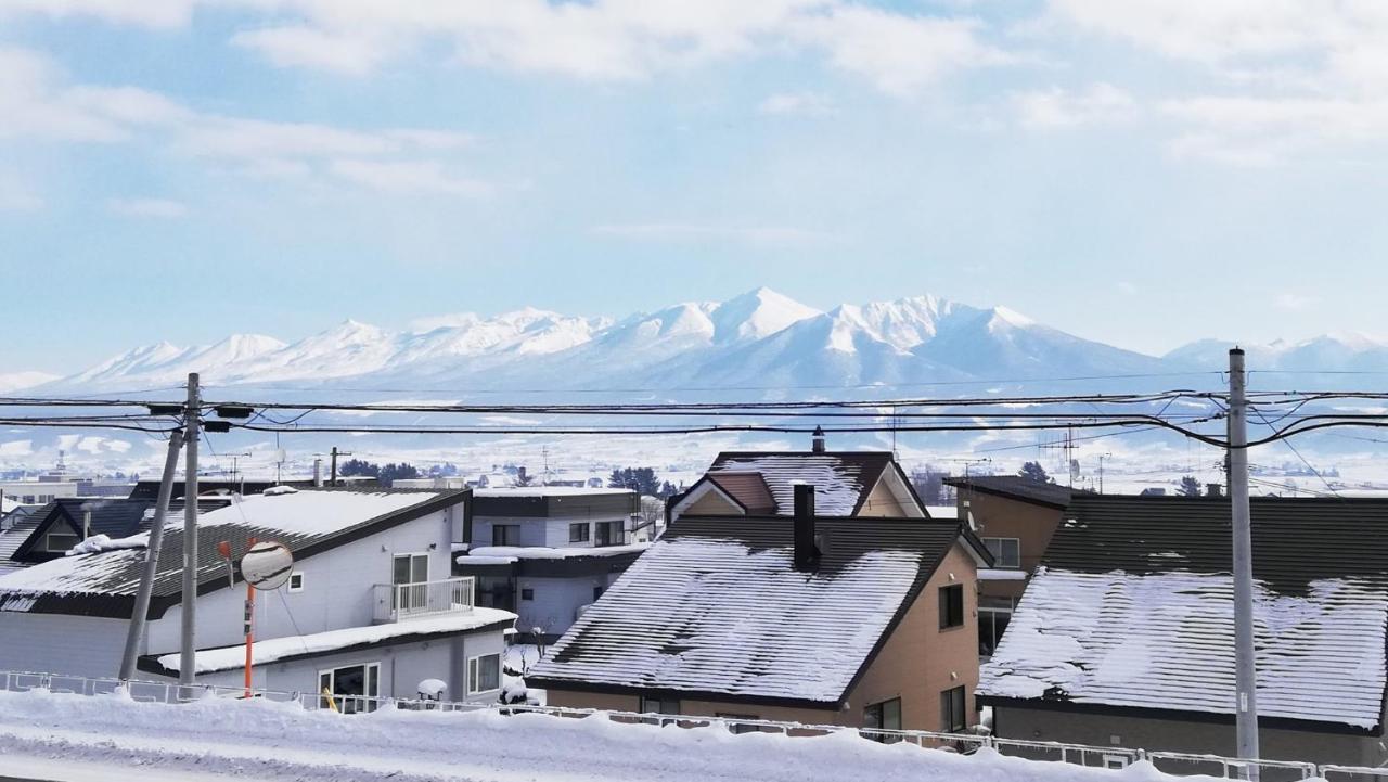 Hotel Hanafuji Inn NakaNakafurano Eksteriør billede