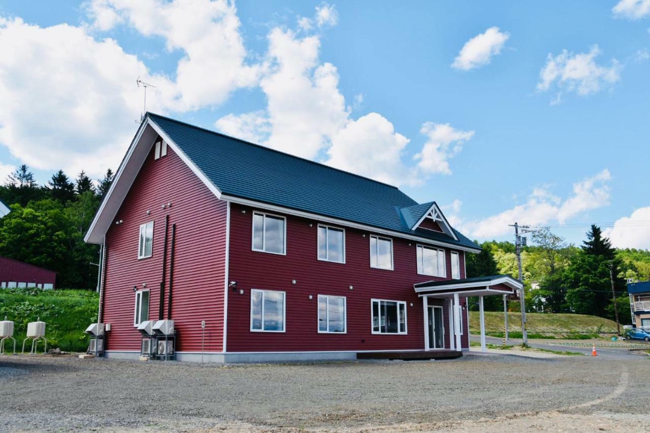 Hotel Hanafuji Inn NakaNakafurano Eksteriør billede