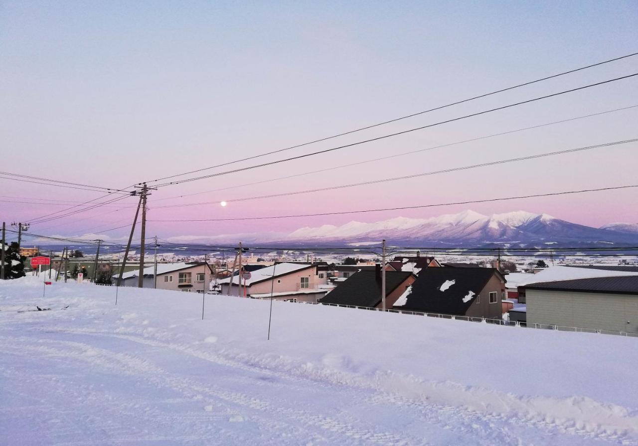 Hotel Hanafuji Inn NakaNakafurano Eksteriør billede